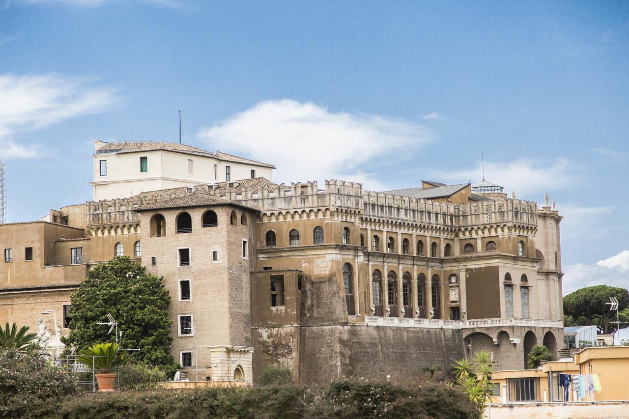 Royal Vatican Rome Luaran gambar